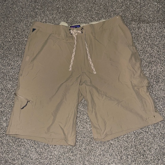 Patagonia Shorts - Picture 1 of 4